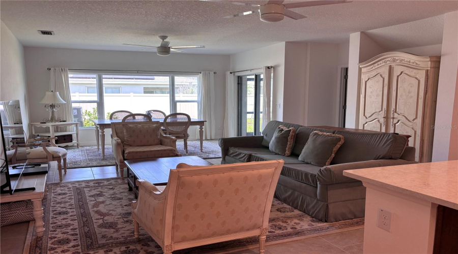 Kissimmee, Florida 34746, 4 Bedrooms Bedrooms, ,2 Bathroomsbathrooms,Residential,For Sale,Wispy Cypress Drive,Mfrr4909217