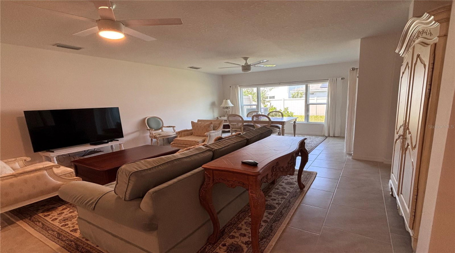Kissimmee, Florida 34746, 4 Bedrooms Bedrooms, ,2 Bathroomsbathrooms,Residential,For Sale,Wispy Cypress Drive,Mfrr4909217