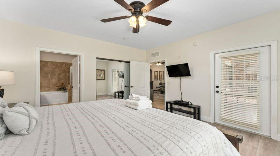 Davenport, Florida 33897, 4 Bedrooms Bedrooms, ,3 Bathroomsbathrooms,Residential,For Sale,Charo,Mfro6302726
