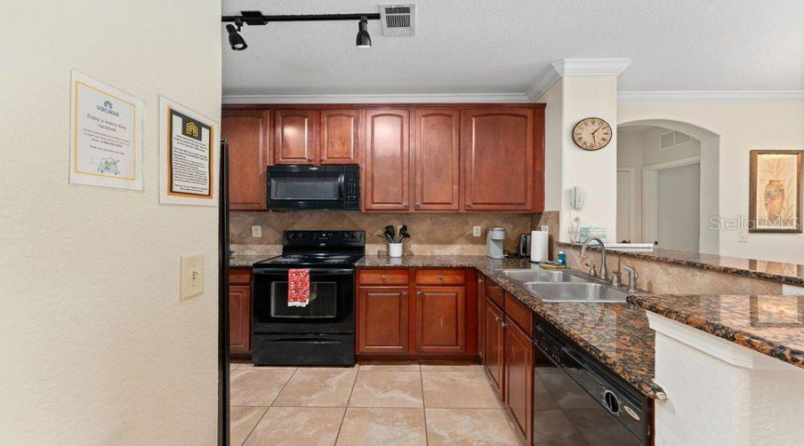 Davenport, Florida 33897, 4 Bedrooms Bedrooms, ,3 Bathroomsbathrooms,Residential,For Sale,Charo,Mfro6302726