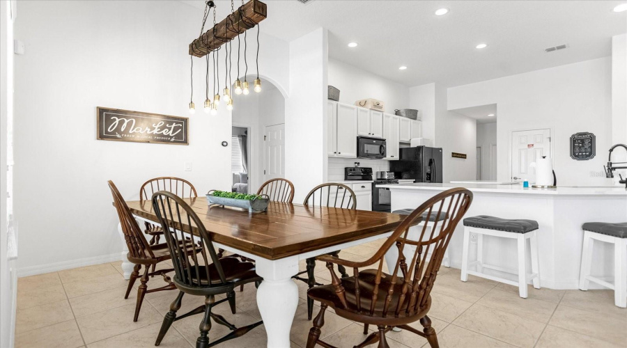 DAVENPORT, Florida 33837, 6 Bedrooms Bedrooms, ,4 BathroomsBathrooms,Residential,For Sale,YELLOW SNAPDRAGON,0,MFRS5125563