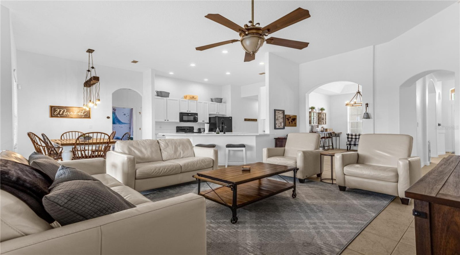 DAVENPORT, Florida 33837, 6 Bedrooms Bedrooms, ,4 BathroomsBathrooms,Residential,For Sale,YELLOW SNAPDRAGON,0,MFRS5125563