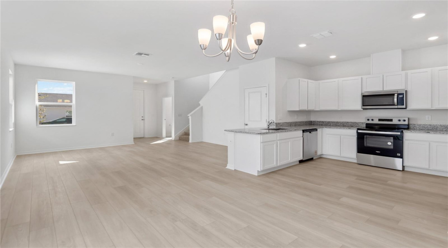 DAVENPORT, Florida 33896, 3 Bedrooms Bedrooms, ,2 BathroomsBathrooms,Residential,For Sale,WESTSIDE HILLS,0,MFRO6302477