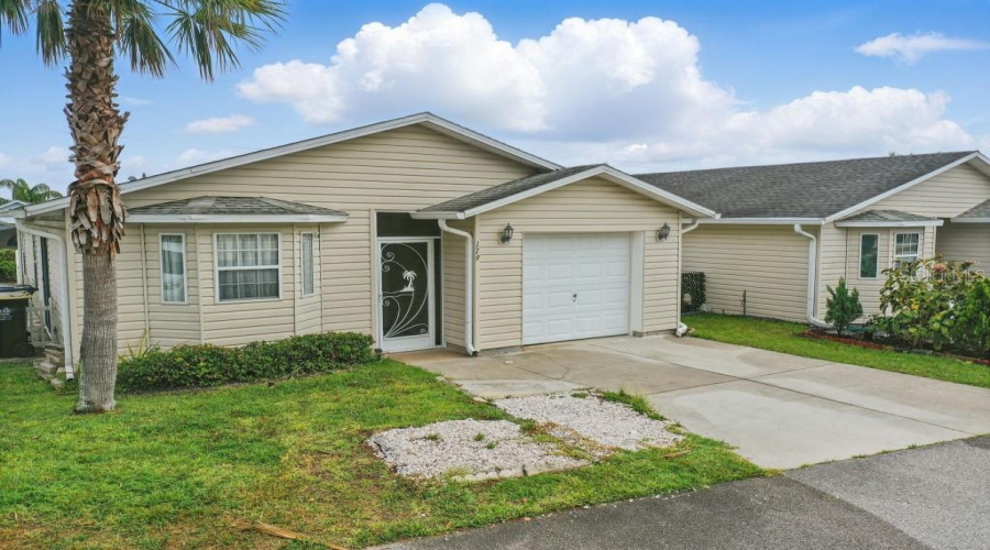 DAVENPORT, Florida 33897, 3 Bedrooms Bedrooms, ,2 BathroomsBathrooms,Residential,For Sale,HIGHWAY 27,0,MFRTB8377449