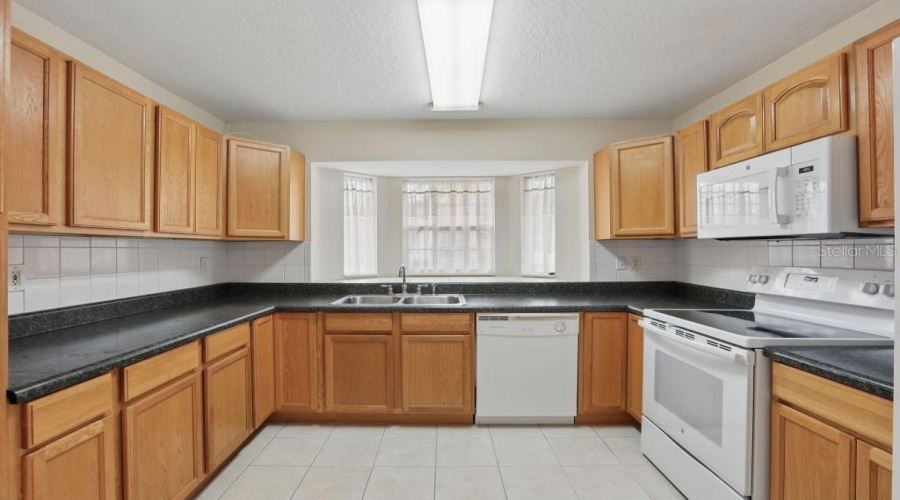DAVENPORT, Florida 33897, 3 Bedrooms Bedrooms, ,2 BathroomsBathrooms,Residential,For Sale,HIGHWAY 27,0,MFRTB8377449