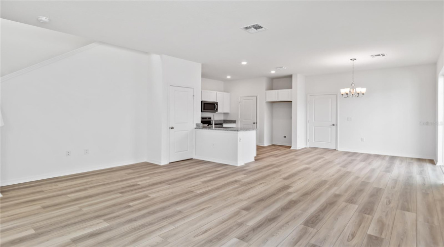 DAVENPORT, Florida 33896, 3 Bedrooms Bedrooms, ,2 BathroomsBathrooms,Residential,For Sale,WESTSIDE HILLS,0,MFRO6302467