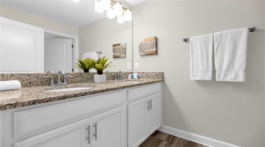 Davenport, Florida 33896, 4 Bedrooms Bedrooms, ,3 Bathroomsbathrooms,Residential,For Sale,Dogleg,Mfro6302716
