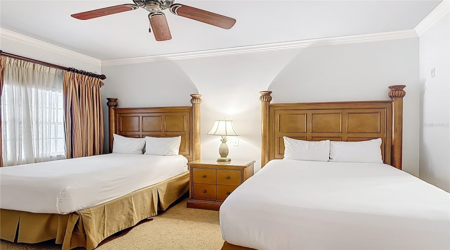 2 queen beds