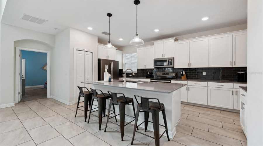 DAVENPORT, Florida 33896, 5 Bedrooms Bedrooms, ,5 BathroomsBathrooms,Residential,For Sale,DROP SHOT,0,MFRS5125638