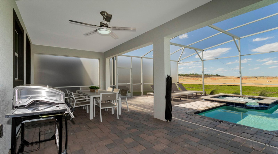 Davenport, Florida 33896, 8 Bedrooms Bedrooms, ,5 Bathroomsbathrooms,Residential,For Sale,Sommerset Hills,Mfro6303123