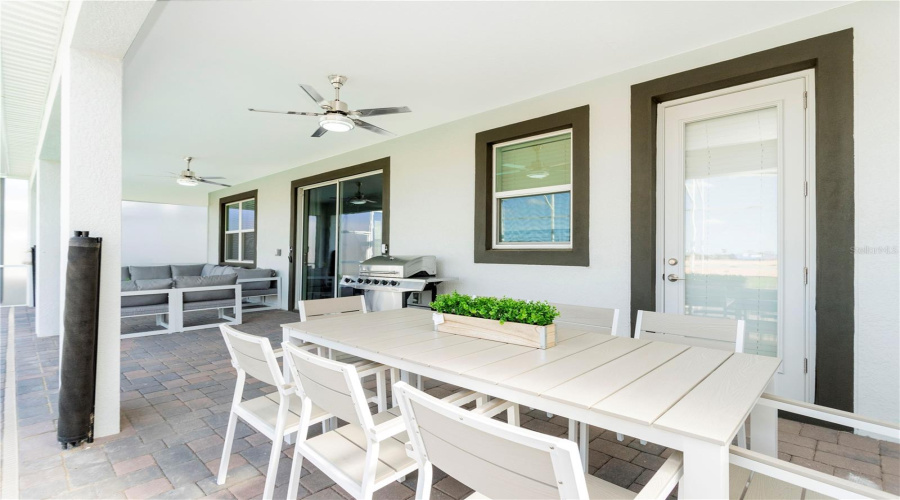 Davenport, Florida 33896, 8 Bedrooms Bedrooms, ,5 Bathroomsbathrooms,Residential,For Sale,Sommerset Hills,Mfro6303123