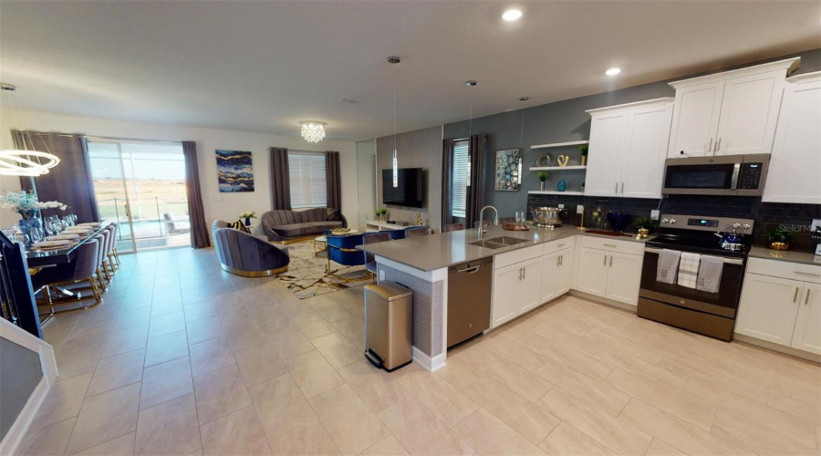 Davenport, Florida 33896, 8 Bedrooms Bedrooms, ,5 Bathroomsbathrooms,Residential,For Sale,Sommerset Hills,Mfro6303123