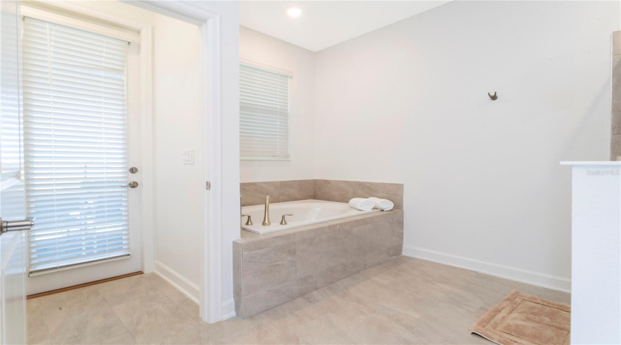 Davenport, Florida 33896, 8 Bedrooms Bedrooms, ,5 Bathroomsbathrooms,Residential,For Sale,Sommerset Hills,Mfro6303123