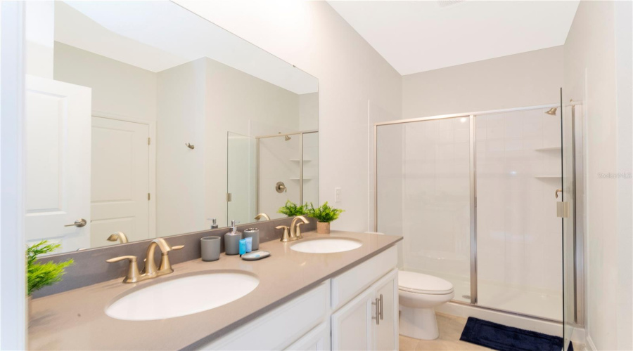 Davenport, Florida 33896, 8 Bedrooms Bedrooms, ,5 Bathroomsbathrooms,Residential,For Sale,Sommerset Hills,Mfro6303123