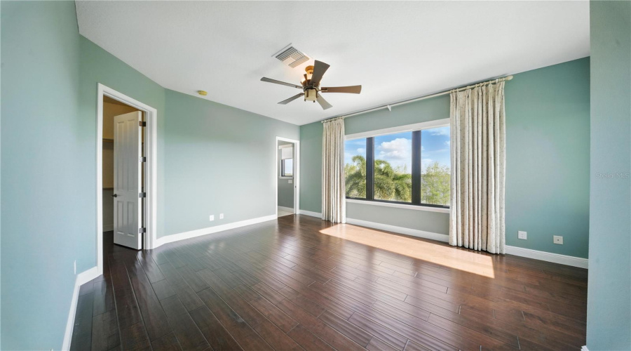 Upstairs Fifth Bedroom