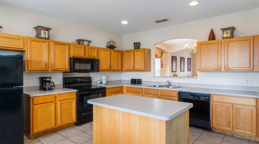DAVENPORT, Florida 33837, 7 Bedrooms Bedrooms, ,4 BathroomsBathrooms,Residential,For Sale,ROSSO,0,MFRS5125617