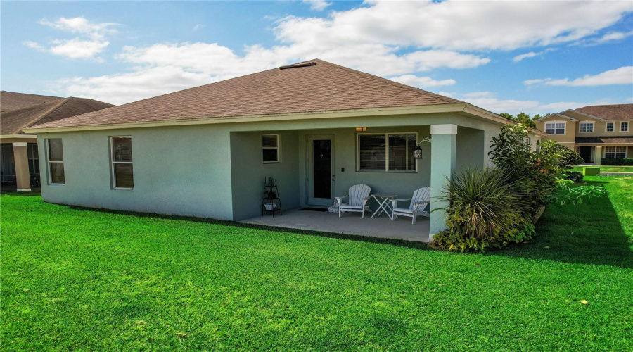 Backyard/Rear Porch