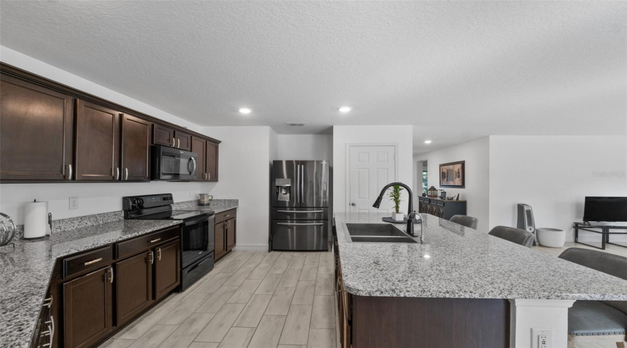 DAVENPORT, Florida 33896, 4 Bedrooms Bedrooms, ,2 BathroomsBathrooms,Residential,For Sale,POMPAY,0,MFRO6299098