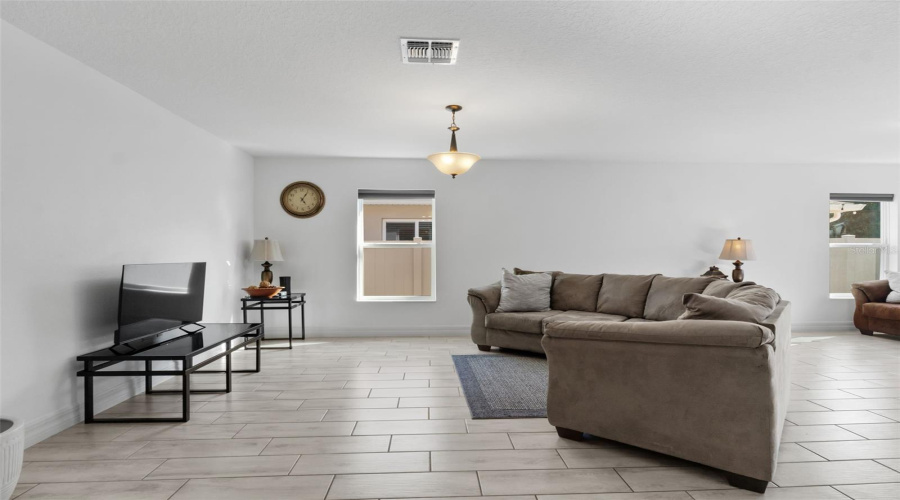 DAVENPORT, Florida 33896, 4 Bedrooms Bedrooms, ,2 BathroomsBathrooms,Residential,For Sale,POMPAY,0,MFRO6299098