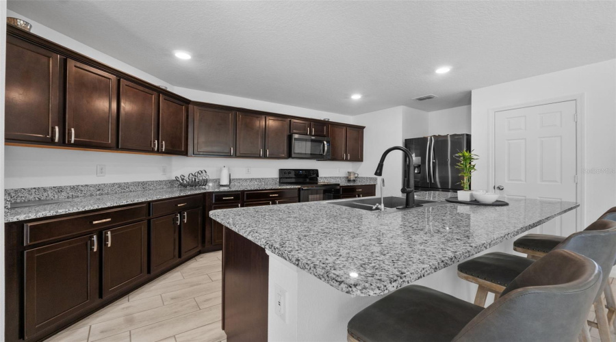 DAVENPORT, Florida 33896, 4 Bedrooms Bedrooms, ,2 BathroomsBathrooms,Residential,For Sale,POMPAY,0,MFRO6299098