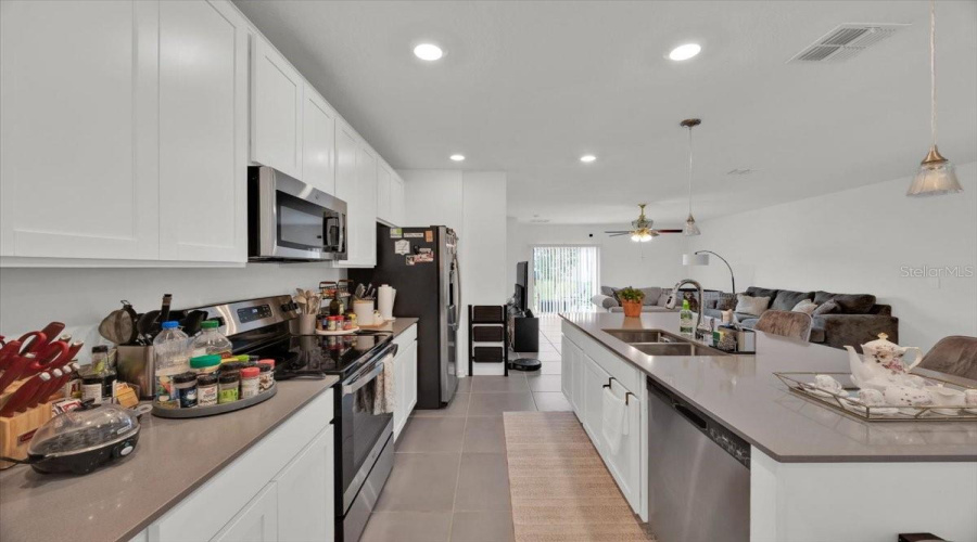 DAVENPORT, Florida 33837, 5 Bedrooms Bedrooms, ,2 BathroomsBathrooms,Residential,For Sale,JACKSON,0,MFRO6303321