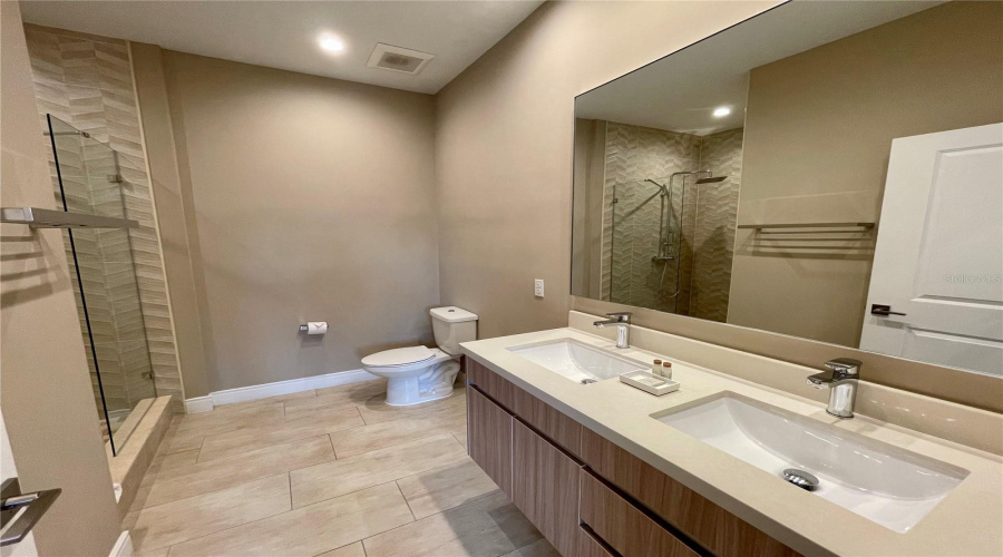 Kissimmee, Florida 34747, 4 Bedrooms Bedrooms, ,4 Bathroomsbathrooms,Residential,For Sale,Brooklyn,Mfro6303752