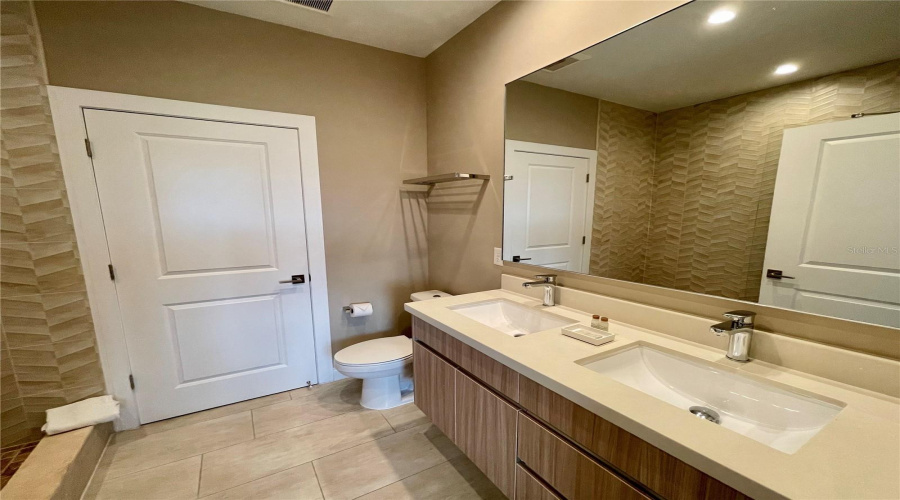 Kissimmee, Florida 34747, 4 Bedrooms Bedrooms, ,4 Bathroomsbathrooms,Residential,For Sale,Brooklyn,Mfro6303752