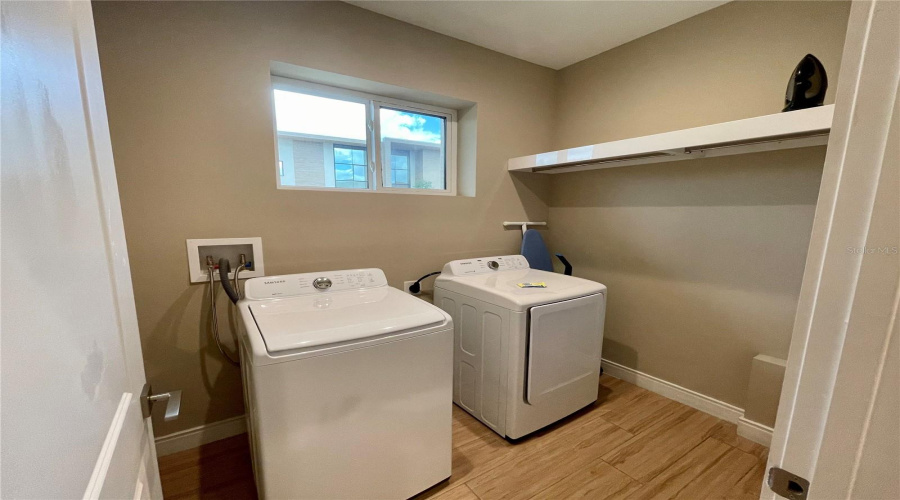 Kissimmee, Florida 34747, 4 Bedrooms Bedrooms, ,4 Bathroomsbathrooms,Residential,For Sale,Brooklyn,Mfro6303752