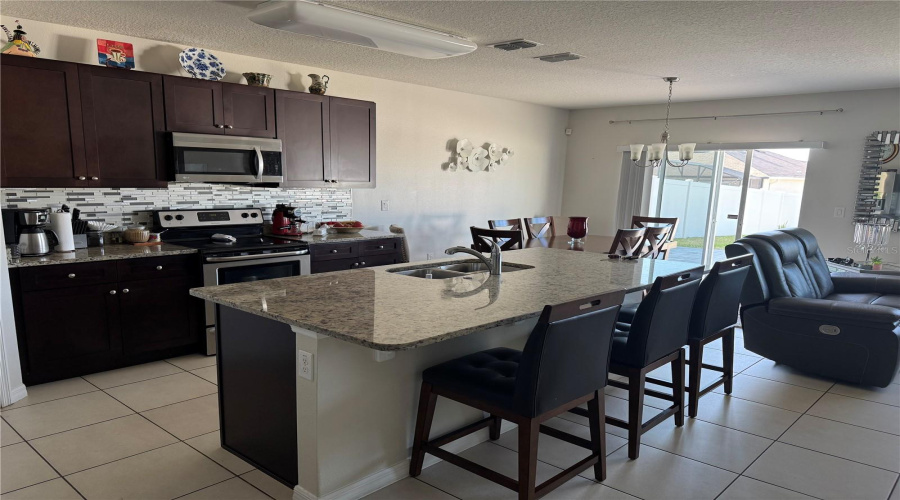 DAVENPORT, Florida 33896, 5 Bedrooms Bedrooms, ,3 BathroomsBathrooms,Residential,For Sale,ABERDEEN,MFRC7509136