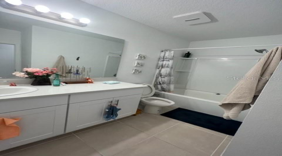Davenport, Florida 33897, 6 Bedrooms Bedrooms, ,5 Bathroomsbathrooms,Residential,For Sale,Vellacito,Mfro6303575