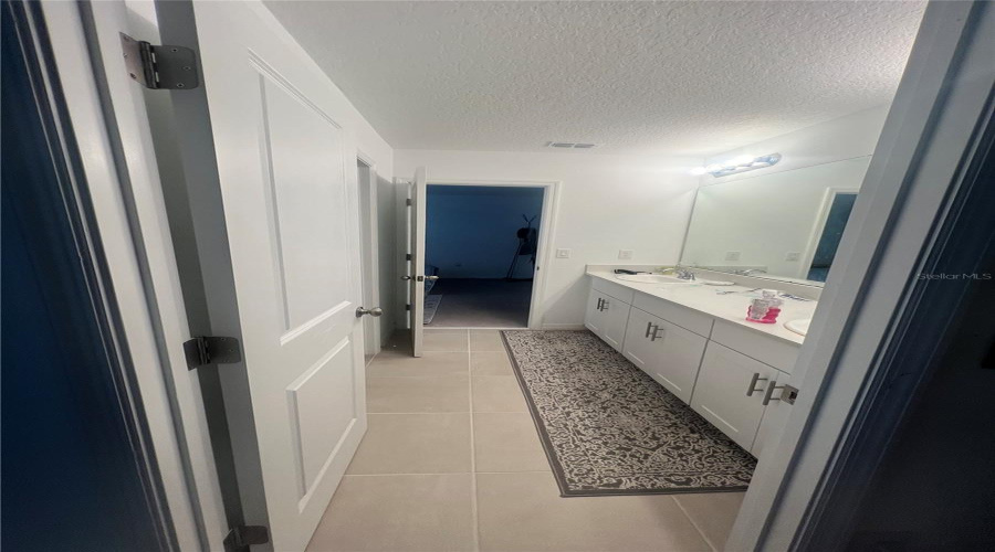 Davenport, Florida 33897, 6 Bedrooms Bedrooms, ,5 Bathroomsbathrooms,Residential,For Sale,Vellacito,Mfro6303575