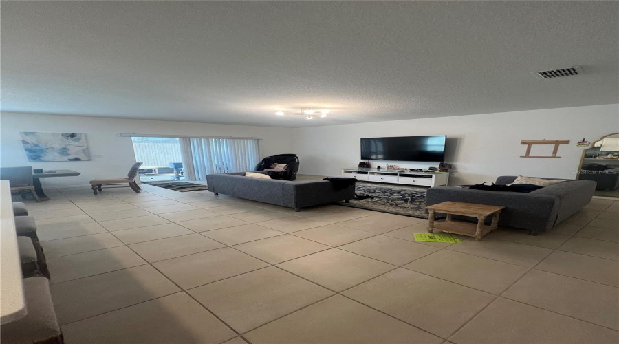 Davenport, Florida 33897, 6 Bedrooms Bedrooms, ,5 Bathroomsbathrooms,Residential,For Sale,Vellacito,Mfro6303575
