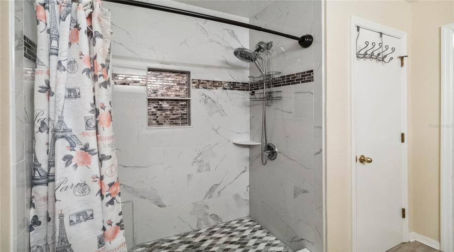 Davenport, Florida 33897, 4 Bedrooms Bedrooms, ,2 Bathroomsbathrooms,Residential,For Sale,Canna,Mfrs5125476