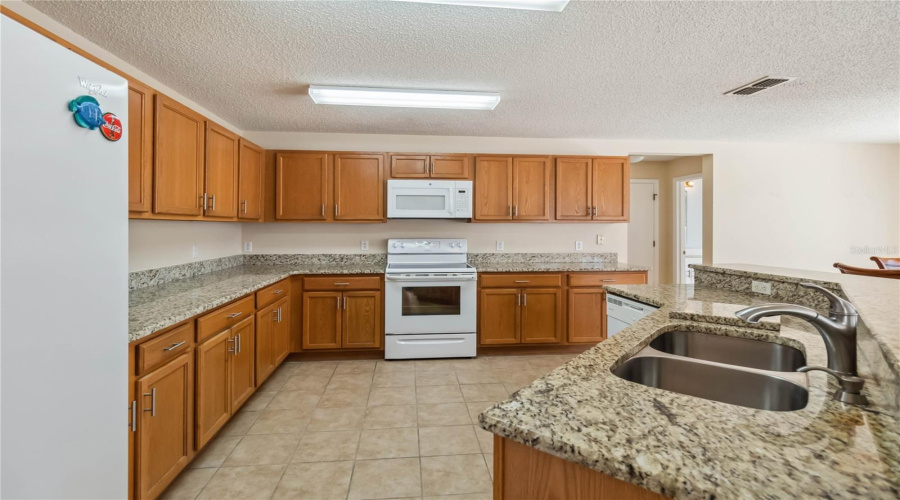 Davenport, Florida 33897, 4 Bedrooms Bedrooms, ,2 Bathroomsbathrooms,Residential,For Sale,Canna,Mfrs5125476