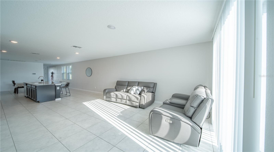 Davenport, Florida 33897, 3 Bedrooms Bedrooms, ,2 Bathroomsbathrooms,Residential,For Sale,Monaco,Mfrs5125826