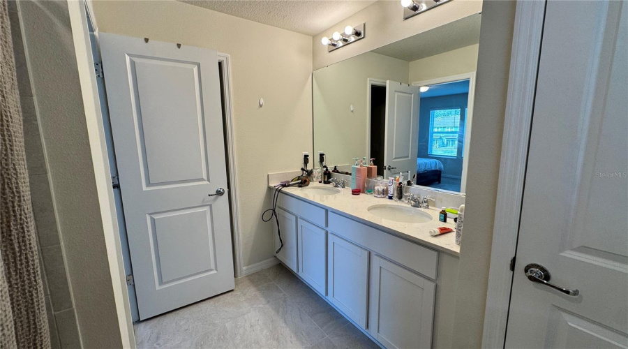 KISSIMMEE, Florida 34746, 3 Bedrooms Bedrooms, ,2 BathroomsBathrooms,Residential,For Sale,SPARKLING SHELL,0,MFRO6303544