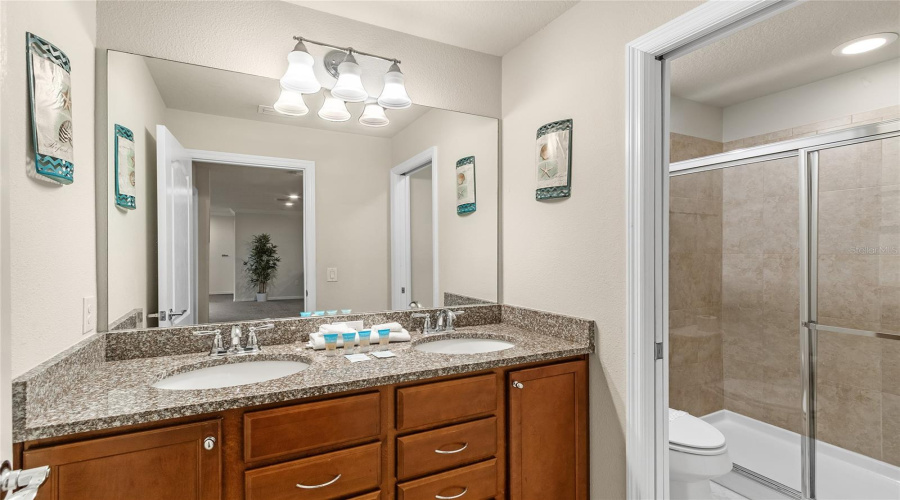 Kissimmee, Florida 34747, 8 Bedrooms Bedrooms, ,6 Bathroomsbathrooms,Residential,For Sale,Rhodes Street,Mfro6303995