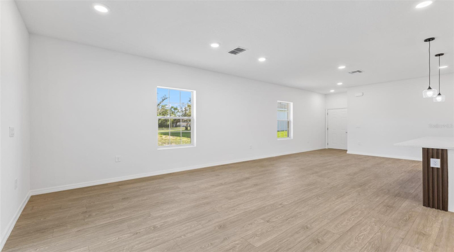 Davenport, Florida 33837, 4 Bedrooms Bedrooms, ,3 Bathroomsbathrooms,Residential,For Sale,Alta Vista,Mfro6300995