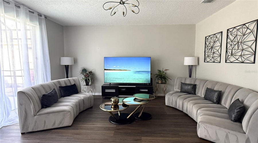 Davenport, Florida 33837, 4 Bedrooms Bedrooms, ,3 Bathroomsbathrooms,Residential,For Sale,Sigmund,Mfro6295794