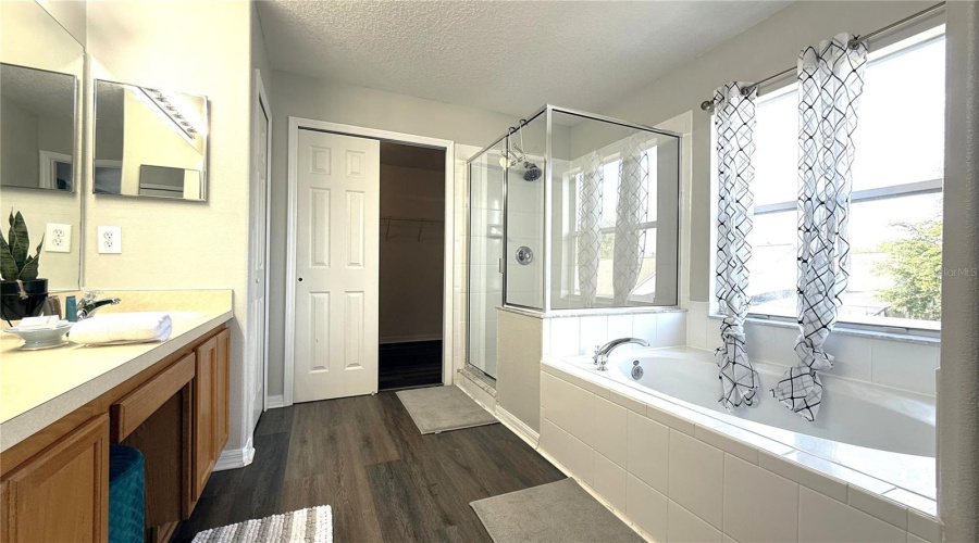 Davenport, Florida 33837, 4 Bedrooms Bedrooms, ,3 Bathroomsbathrooms,Residential,For Sale,Sigmund,Mfro6295794