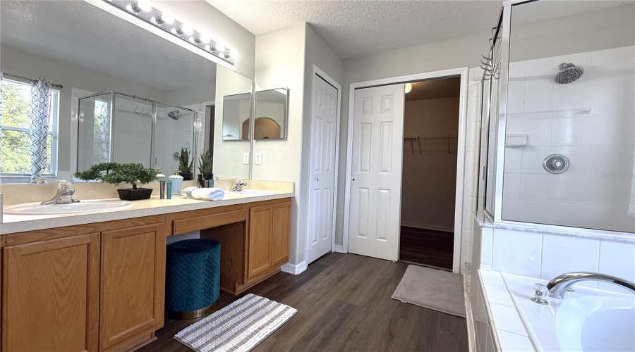 Davenport, Florida 33837, 4 Bedrooms Bedrooms, ,3 Bathroomsbathrooms,Residential,For Sale,Sigmund,Mfro6295794