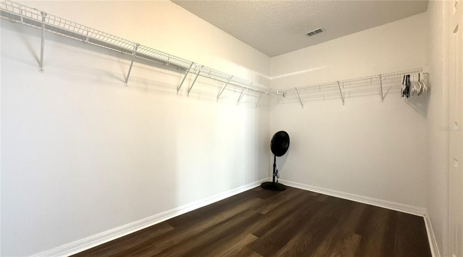 Davenport, Florida 33837, 4 Bedrooms Bedrooms, ,3 Bathroomsbathrooms,Residential,For Sale,Sigmund,Mfro6295794