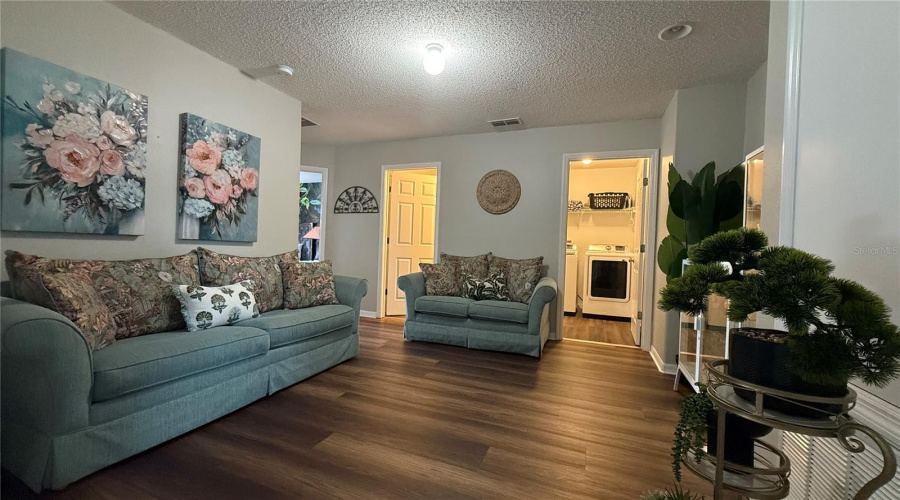 Davenport, Florida 33837, 4 Bedrooms Bedrooms, ,3 Bathroomsbathrooms,Residential,For Sale,Sigmund,Mfro6295794