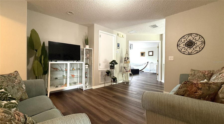 Davenport, Florida 33837, 4 Bedrooms Bedrooms, ,3 Bathroomsbathrooms,Residential,For Sale,Sigmund,Mfro6295794