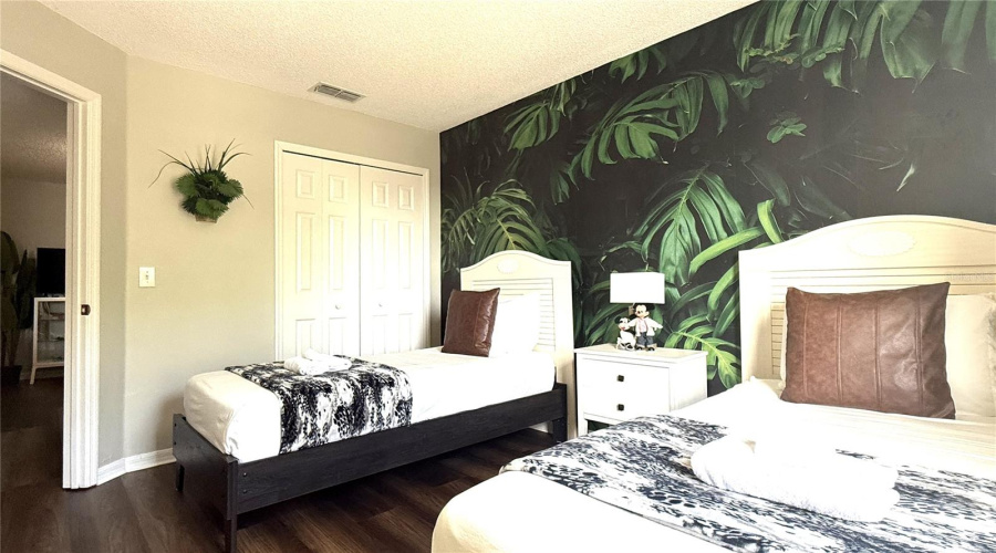 Davenport, Florida 33837, 4 Bedrooms Bedrooms, ,3 Bathroomsbathrooms,Residential,For Sale,Sigmund,Mfro6295794