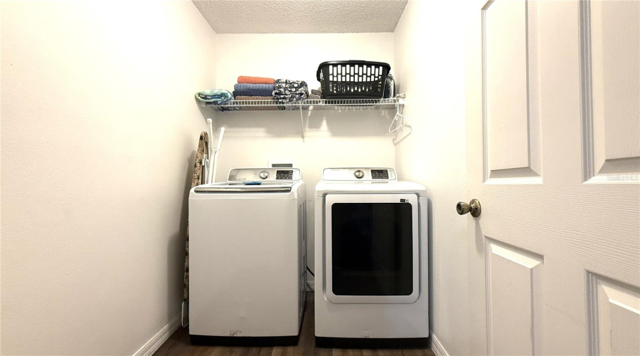 Davenport, Florida 33837, 4 Bedrooms Bedrooms, ,3 Bathroomsbathrooms,Residential,For Sale,Sigmund,Mfro6295794
