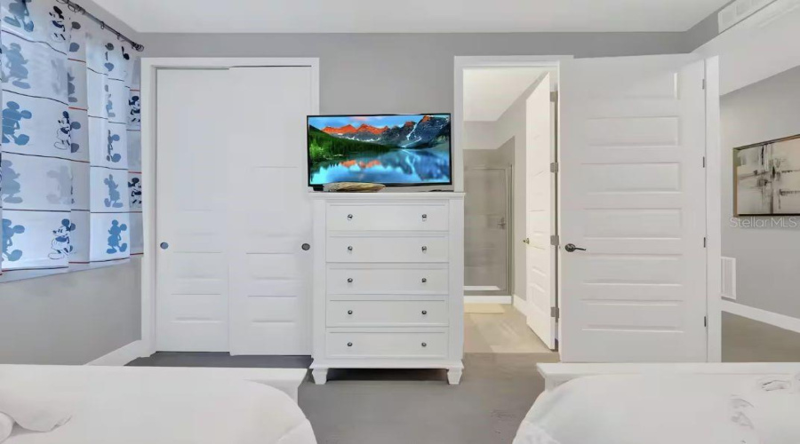 Kissimmee, Florida 34747, 6 Bedrooms Bedrooms, ,6 Bathroomsbathrooms,Residential,For Sale,Marker,Mfro6303739