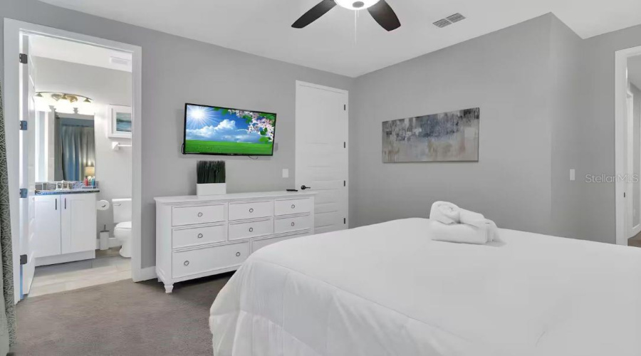 Kissimmee, Florida 34747, 6 Bedrooms Bedrooms, ,6 Bathroomsbathrooms,Residential,For Sale,Marker,Mfro6303739