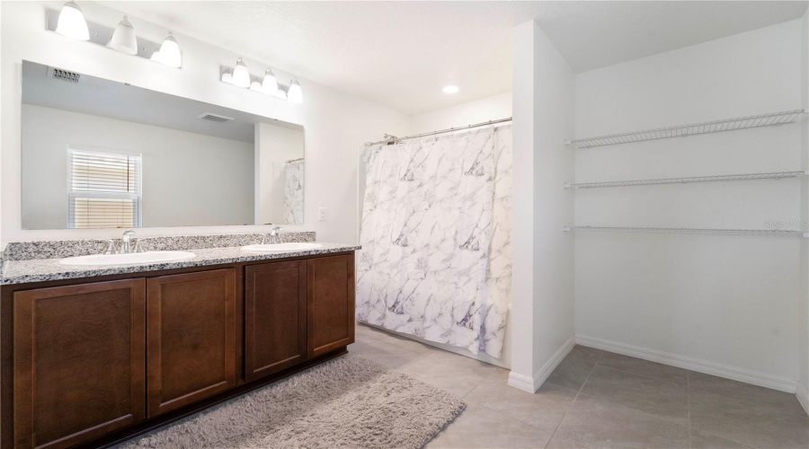 Davenport, Florida 33896, 3 Bedrooms Bedrooms, ,2 Bathroomsbathrooms,Residential,For Sale,Overpool,Mfro6302958