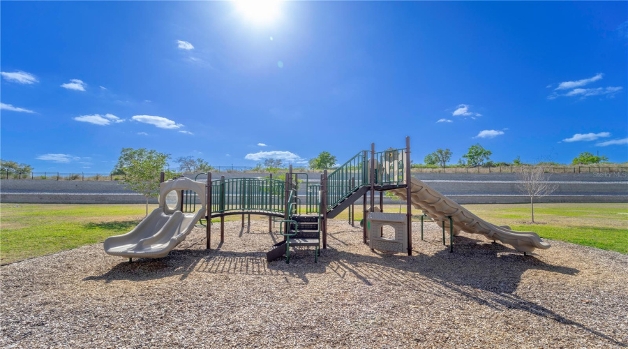 Davenport, Florida 33896, 3 Bedrooms Bedrooms, ,2 Bathroomsbathrooms,Residential,For Sale,Overpool,Mfro6302958